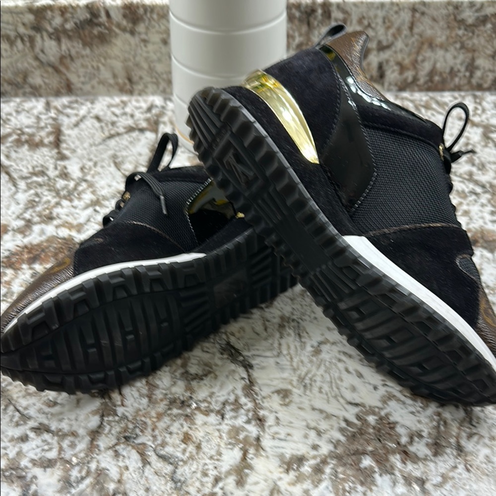 Black and Brown Sneakers with Fabric Upper and Low-Top Design - Picture 7 of 9